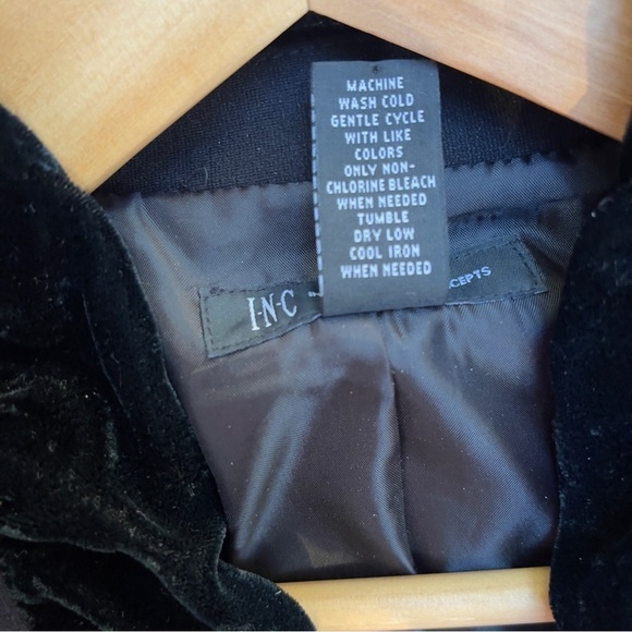INC Formal Velvet Ruffle Trimmed Black Tuxedo Blazer, Women's Size Large - Picture 9 of 9